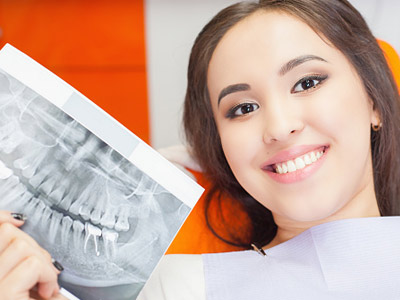 Dentist in Brentwood describes the dental implant procedure